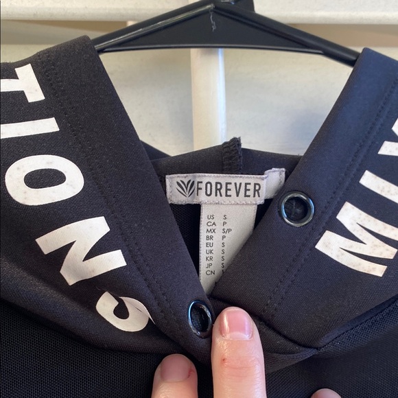 🌼 Black Cropped Mixed Emotions Hoodie with Mesh Detail - Picture 4 of 10